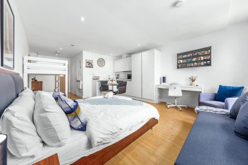 1 Bedroom Flat Piccadilly Sleep 7 In London Vr10 Buitenkant foto